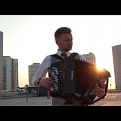 Ведущий Слава Анкудинов, Беларусь - фото 1