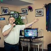 Ведущий Анатолий Недвецкий, Беларусь - фото 2